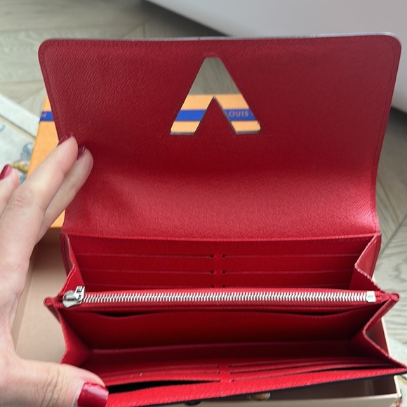 Authentic LV wallet in good used condition - Picture 4 of 7